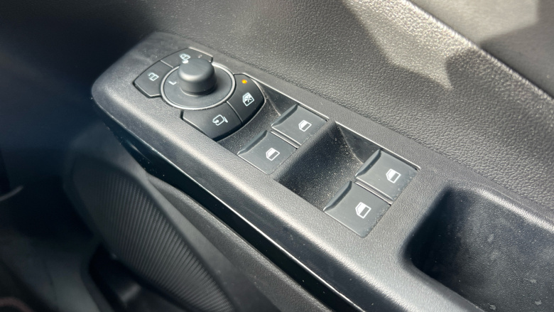 Ford Puma ST 1.0 EcoBoost Hybrid mHEV ST 5dr DCT Petrol Hatchback